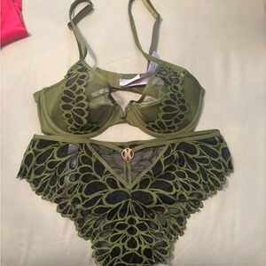 Savage X Fenty Olive and Black Lace Bra Set